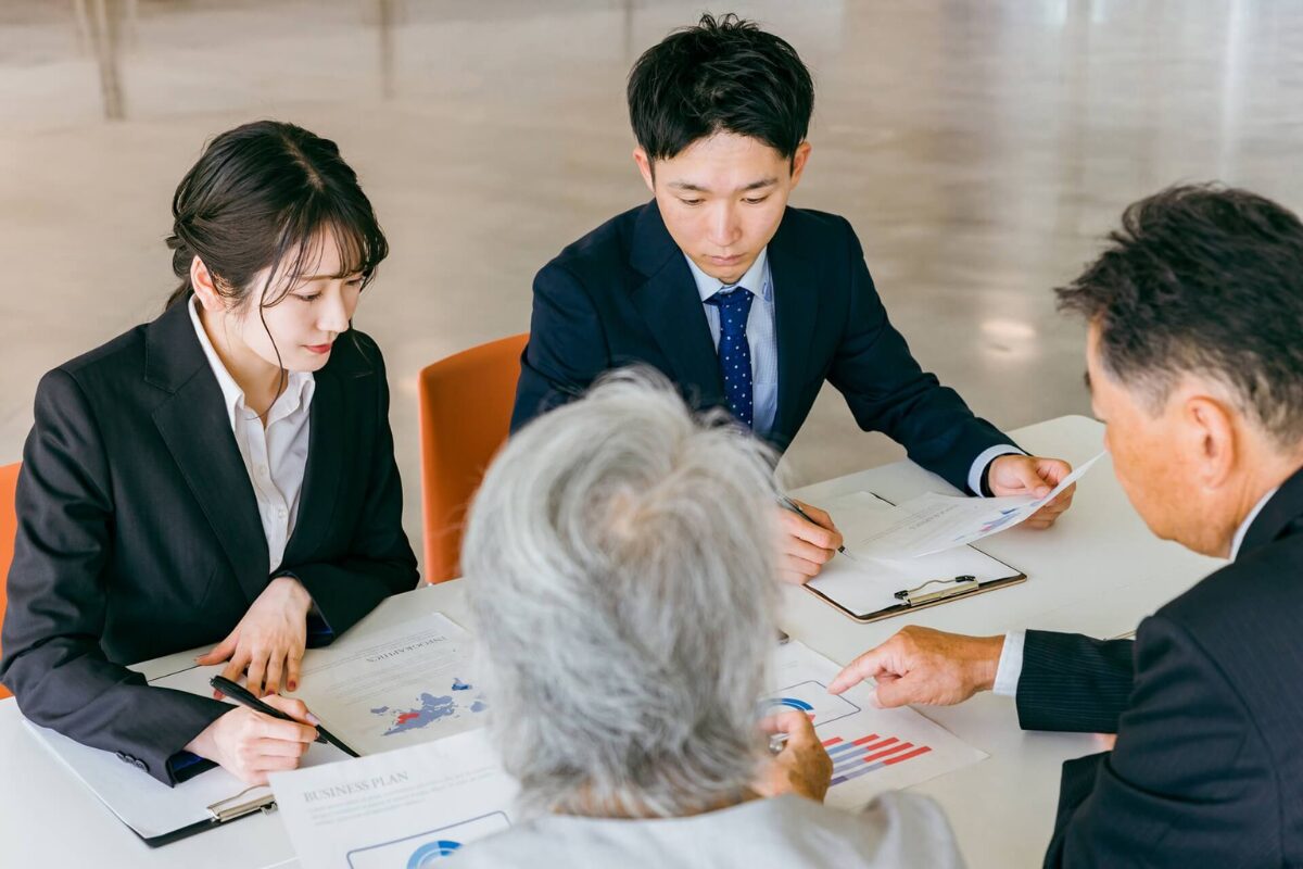 相続手続きは専門家に代行してもらえる